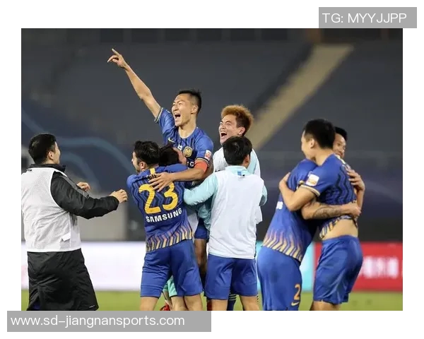 精彩足球瞬间集锦:球星过人、进球、助攻与胜利时刻回顾 精彩足球瞬间集锦:球星过人、进球、助攻与胜利时刻回顾